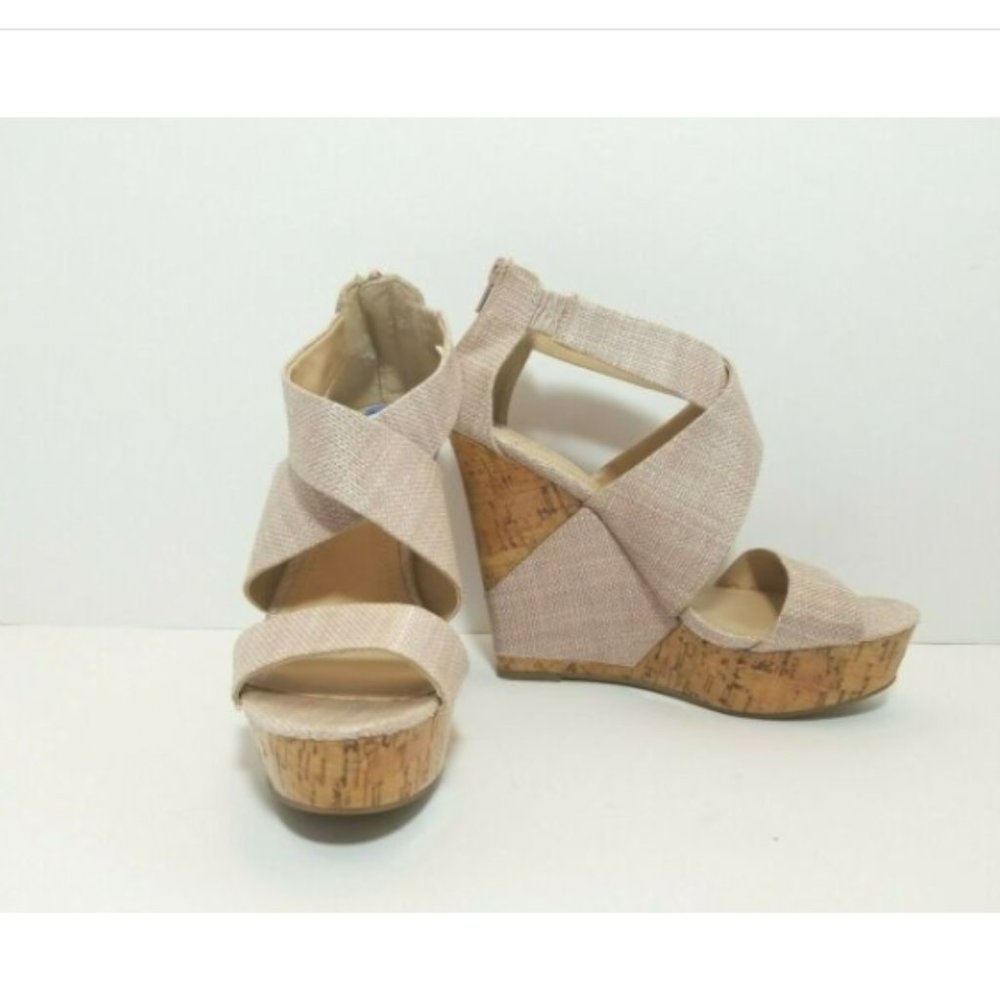 Bcbgeneration Sandals Platform Wedge High - image 3